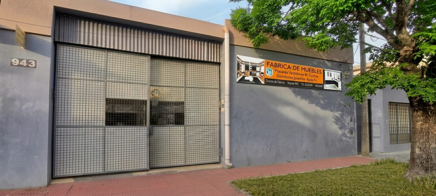 Frente de la fábrica de Dádamo Muebles en Vieytes 943, Rosario