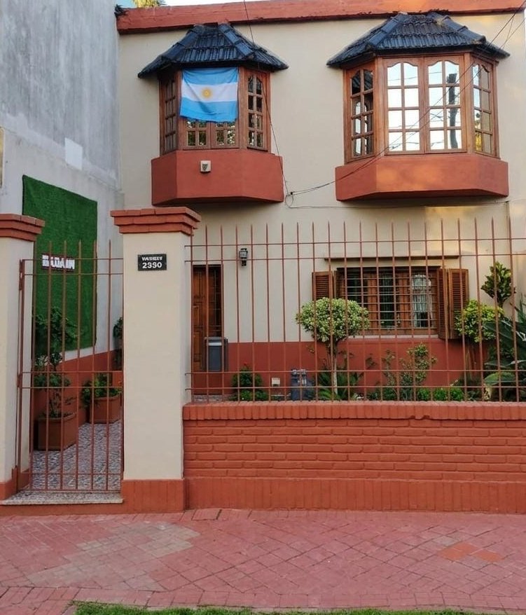 Fachada del showroom de Dádamo Muebles en Rosario